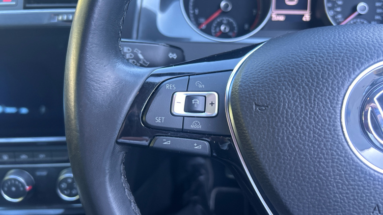 Volkswagen Golf 1.4 TSI SE [Nav] 5dr DSG Petrol Hatchback